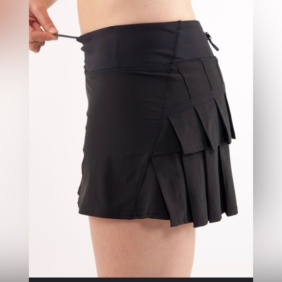 lululemon athletica Dresses & Skirts - Lululemon Run: Pace Setter Skirt (First Release)